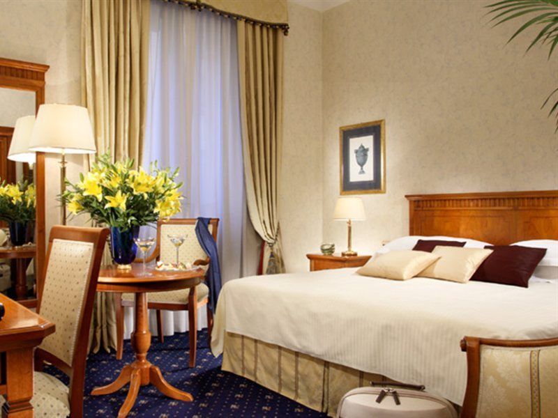 Empire Hotel 4*
