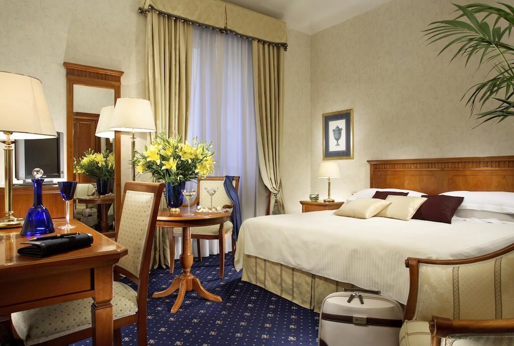Empire Hotel