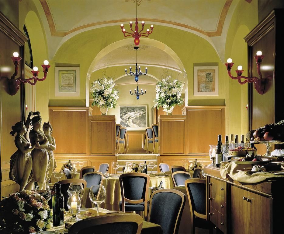 Empire Hotel