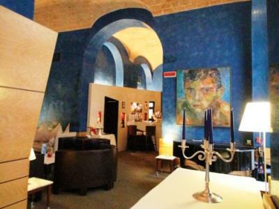 Empire Hotel 4*